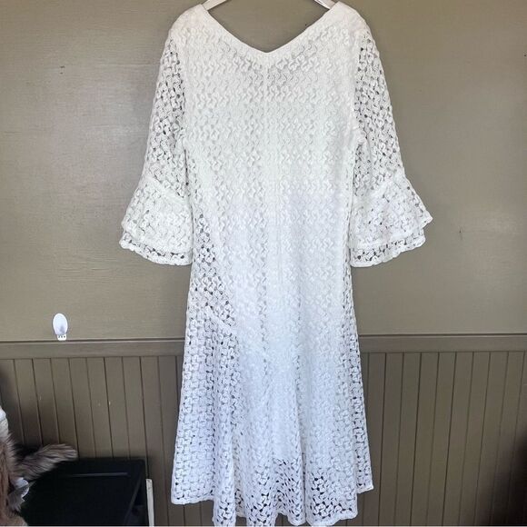 Rabbit Rabbit Rabbit White Crochet Overlay
Bell Sleeve Wedding Season Dress 12 - Picture 6 of 10